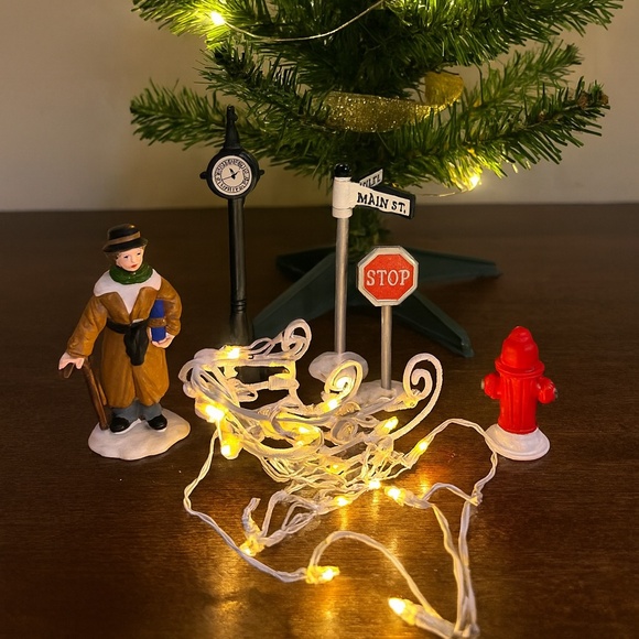 Christmas Village Accessories Set – Lighted Sleigh, Street Signs, Figurine - Picture 5 of 5